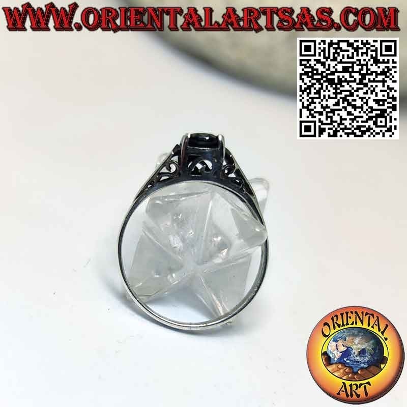 Bague en argent avec saphir naturel ovale serti sur 4 griffes