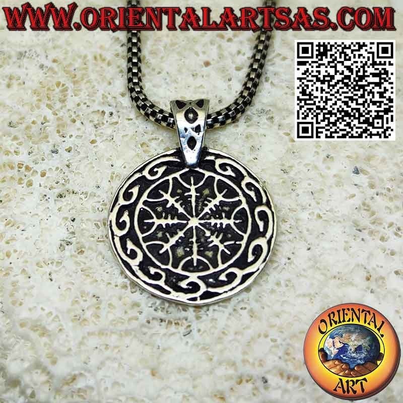 Colgante de plata, Vegvisir AEGISHJALMUR rodeado de un nudo celta