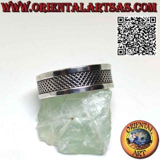 Wide band silver ring with central cross net engravings