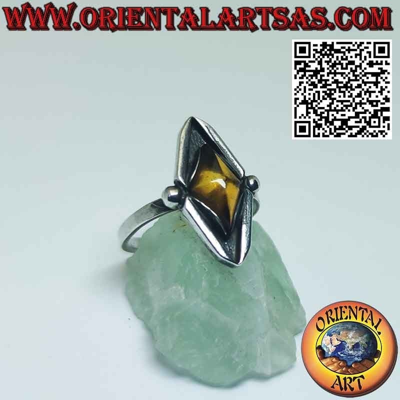 Anillo de plata romboidal con ámbar báltico en forma de rombo central