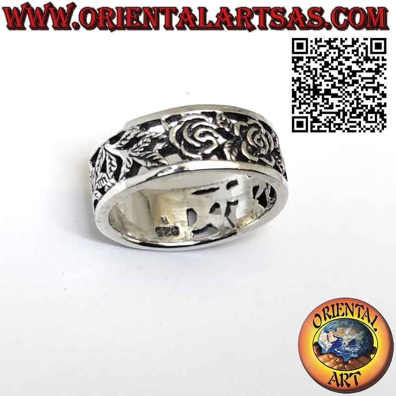 Anillo de plata con banda perforada y grabada de hojas con rosas