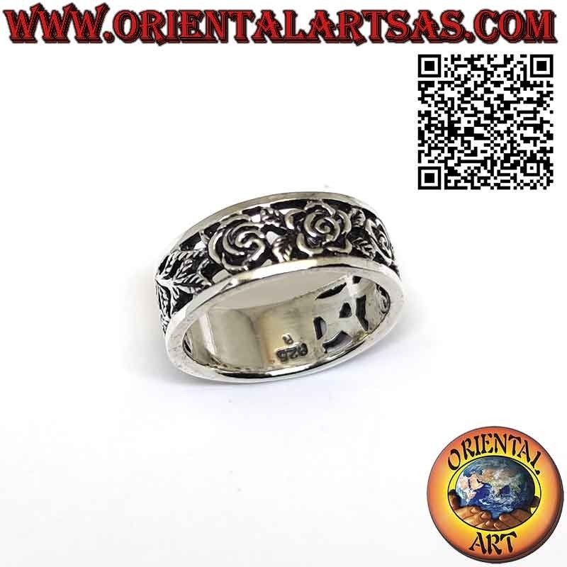 Silver ring with perforated and engraved band of leaves with roses