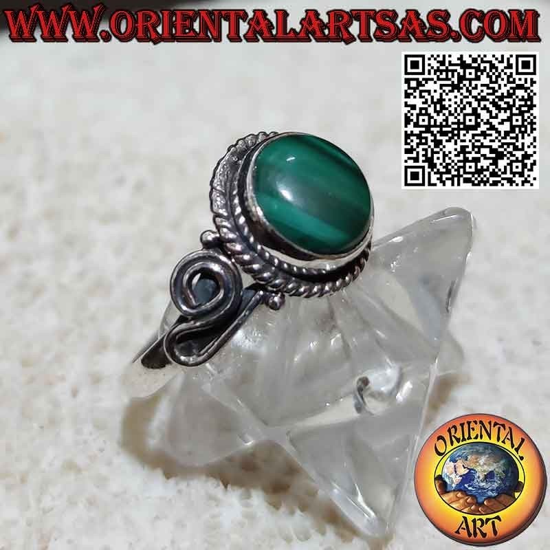 Bague en argent avec malachite naturelle ronde et spirale sur les côtés