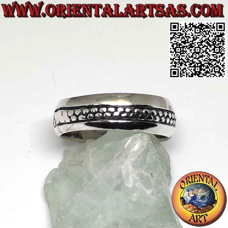 Anillo de banda de plata con 2 filas de puntos centrales y borde redondeado