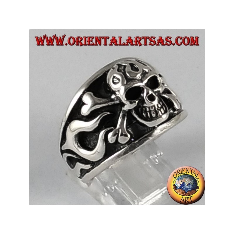 Anello d'argento, teschio pirata