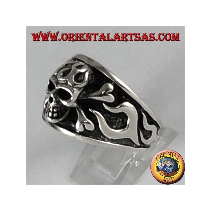 Silver ring, pirate skull