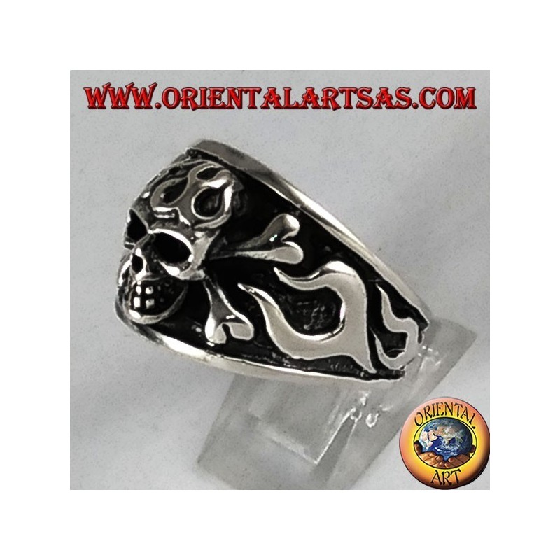 Anello d'argento, teschio pirata