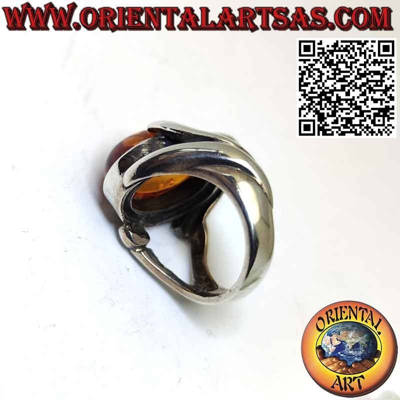 Anello in argento con ambra ovale Baltica in una montatura avvolgente