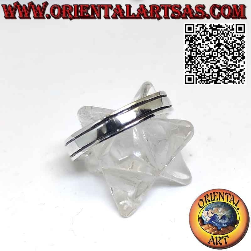 Anello in argento a fascia liscia con 2 linee incise parallele sui bordi