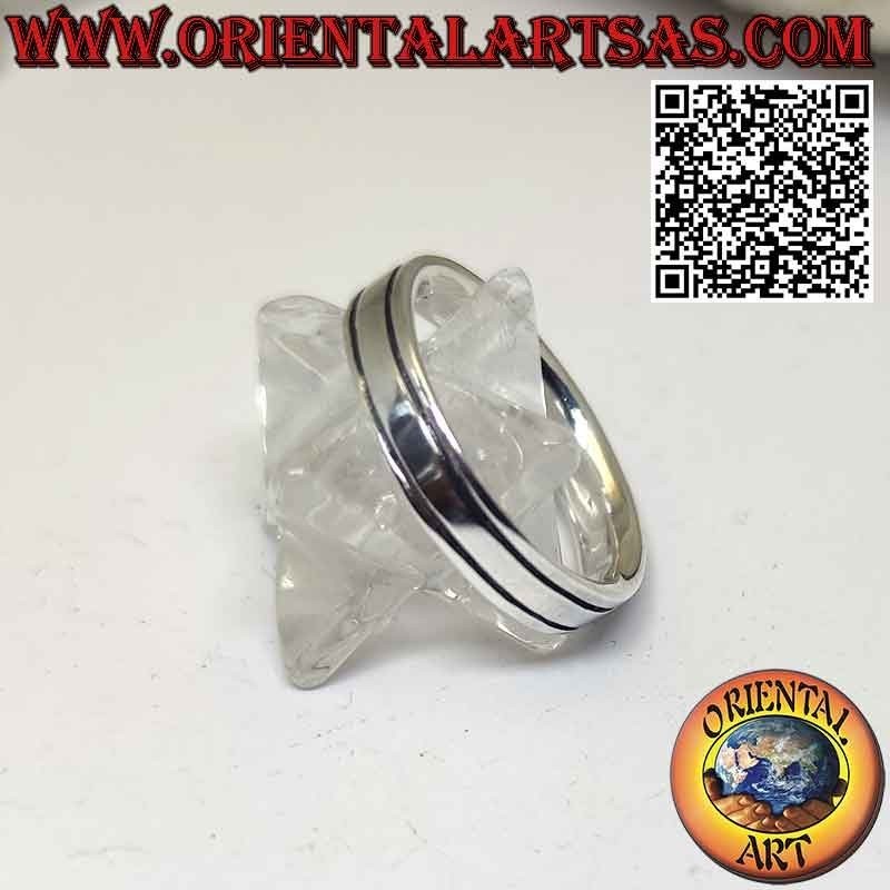 Bague en argent avec bande lisse avec 2 lignes gravées parallèles sur les bords