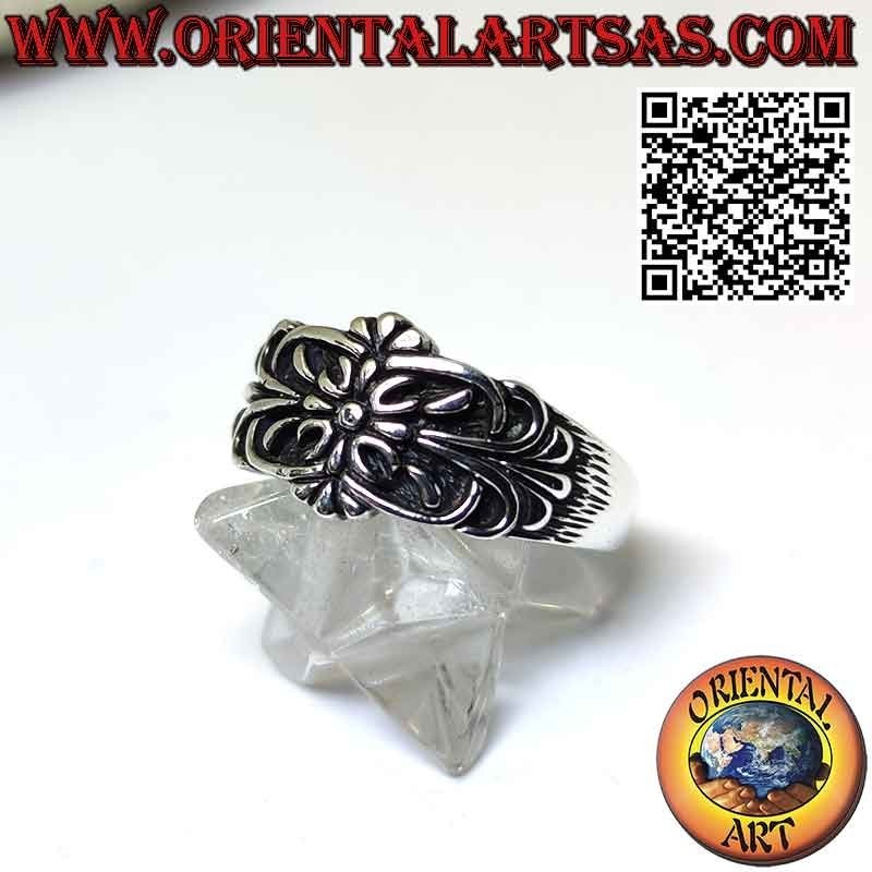 Bague en argent avec motif floral et marguerite centrale