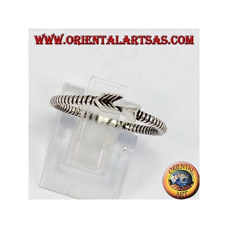 Silver ring, arrow