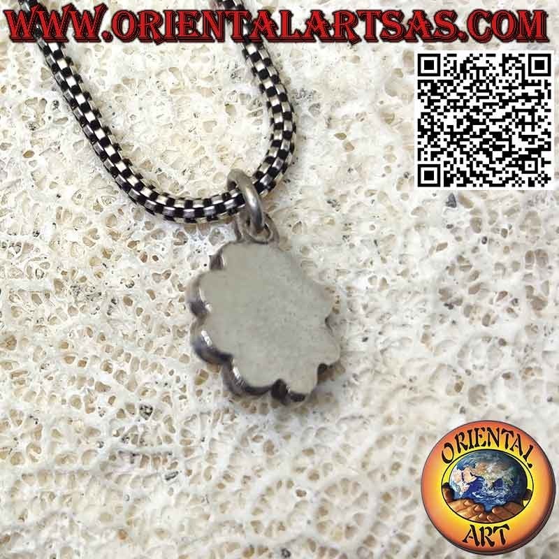 Pendentif fleur en argent avec alternance de turquoise tibétaine et de coraux anciens