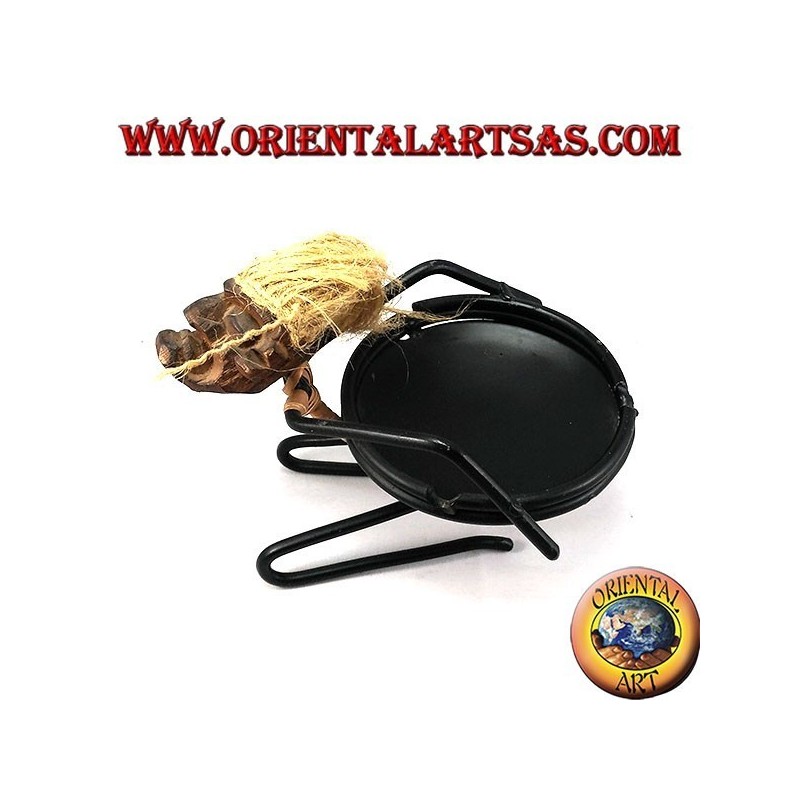 Cendrier sur le fer arrière tribal