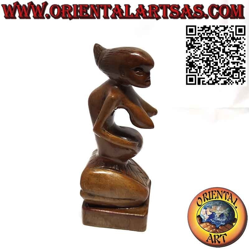 Ahnenskulptur der Göttin des Überflusses aus Holz aus Papua