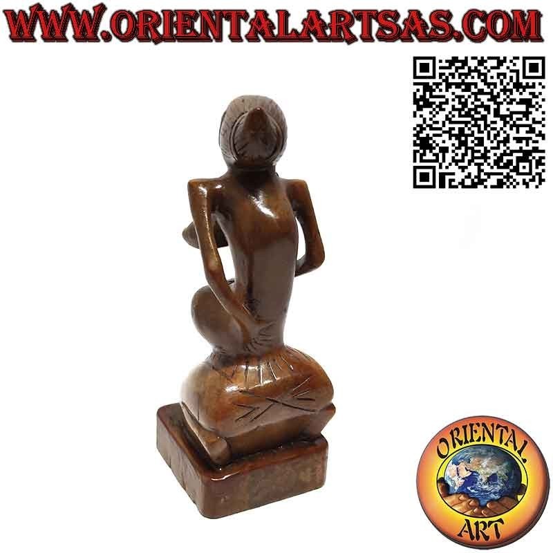 Scultura ancestrale della dea abbondanza in legno di provenienza Papua