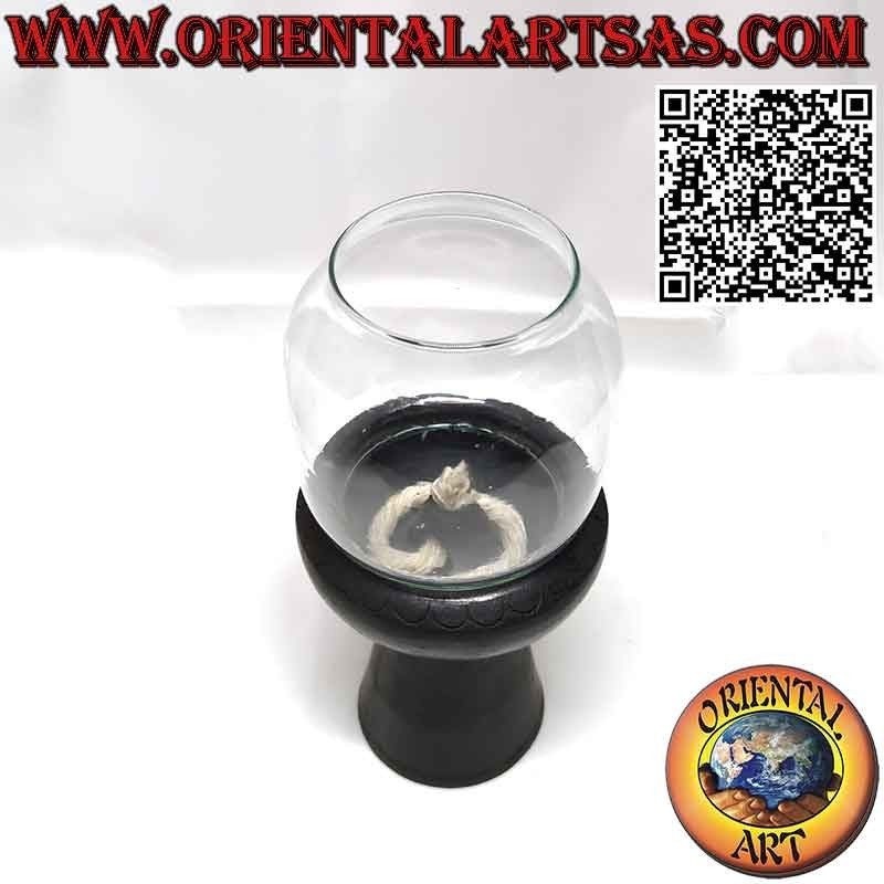 Lámpara de aceite alta de terracota con pantalla de vidrio hecha a mano.