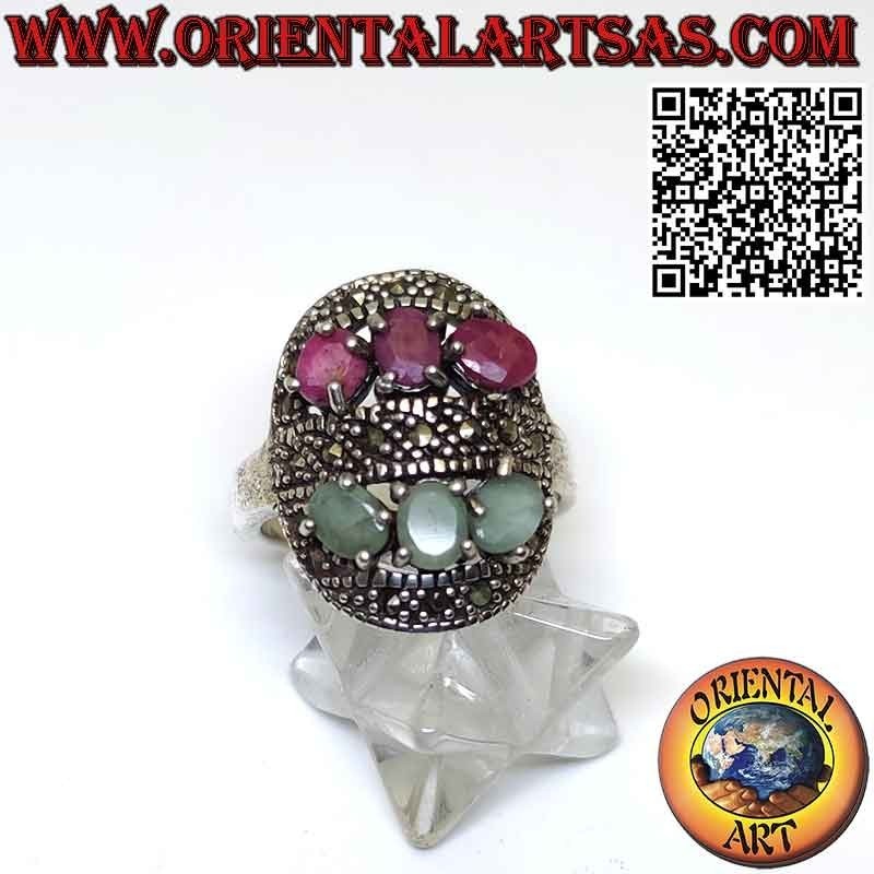 Bague en argent une rangée de rubis et une rangée d'émeraudes avec marcassite