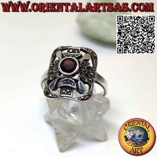 Rectangular silver ring with a central round garnet with marcasite