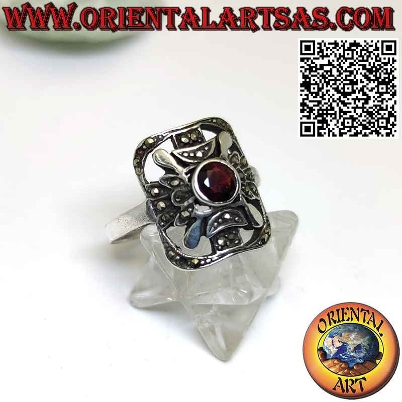 Rectangular silver ring with a central round garnet with marcasite
