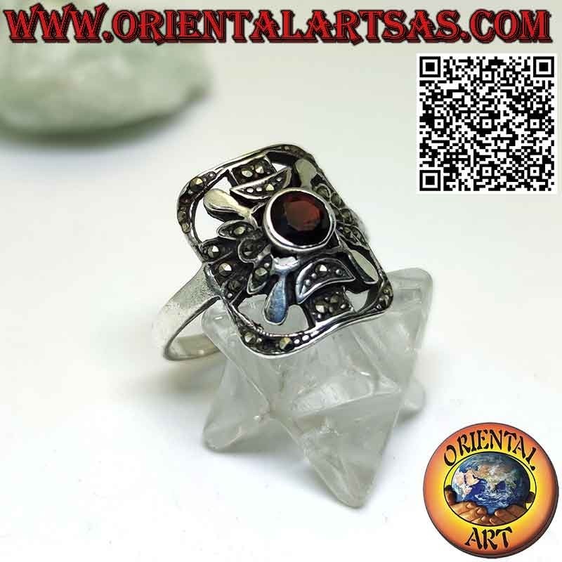 Rectangular silver ring with a central round garnet with marcasite