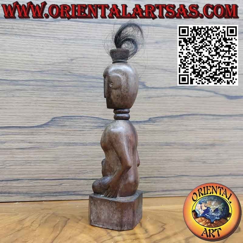 Rare sculpture ancestrale en ébène d'un immortel ancêtre dayak de Bornéo