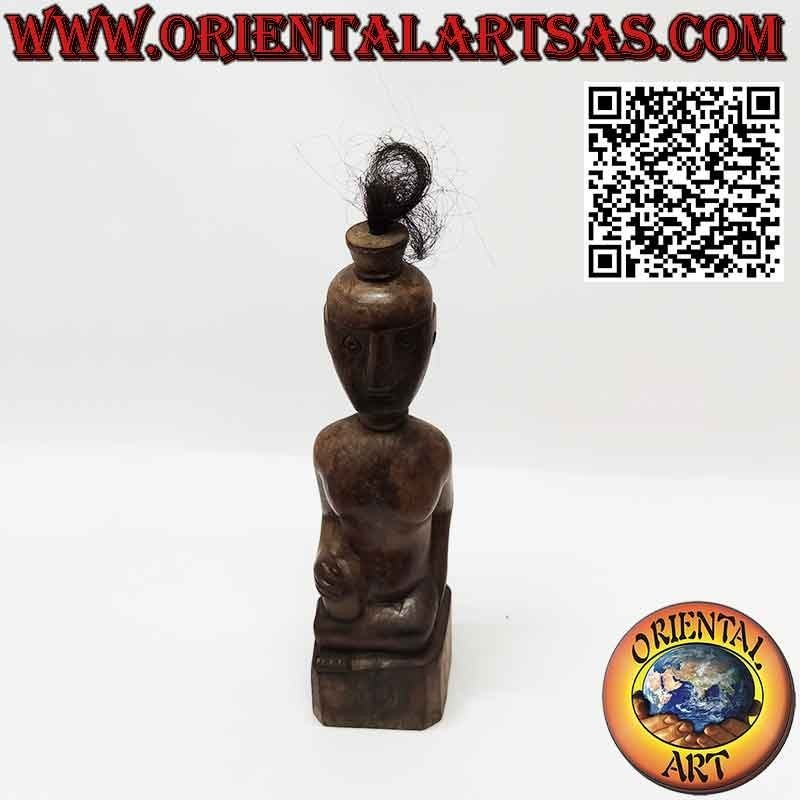 Scultura ancestrale rara in ebano di un immortale antenato dayak Borneo