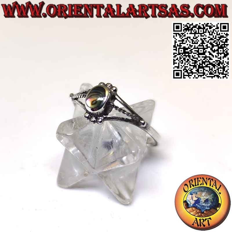 Bague en argent avec petite coquille d'abalone paua ovale entre tris de sphères