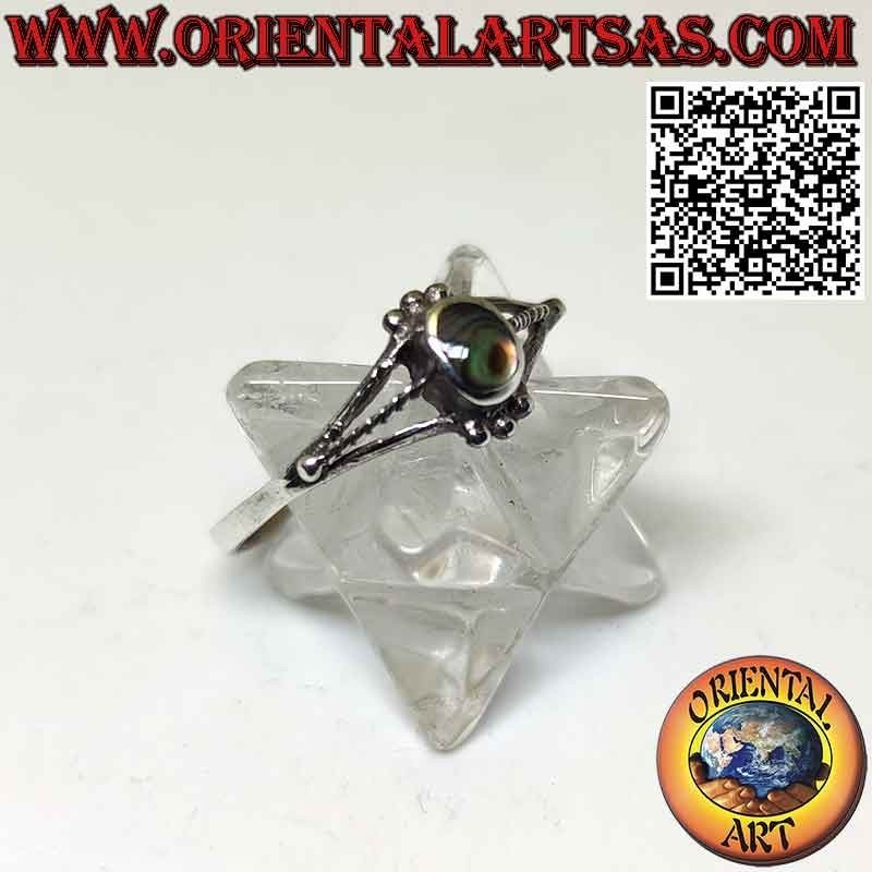 Anello in argento con abalone paua shell ovale piccola tra tris di sfere
