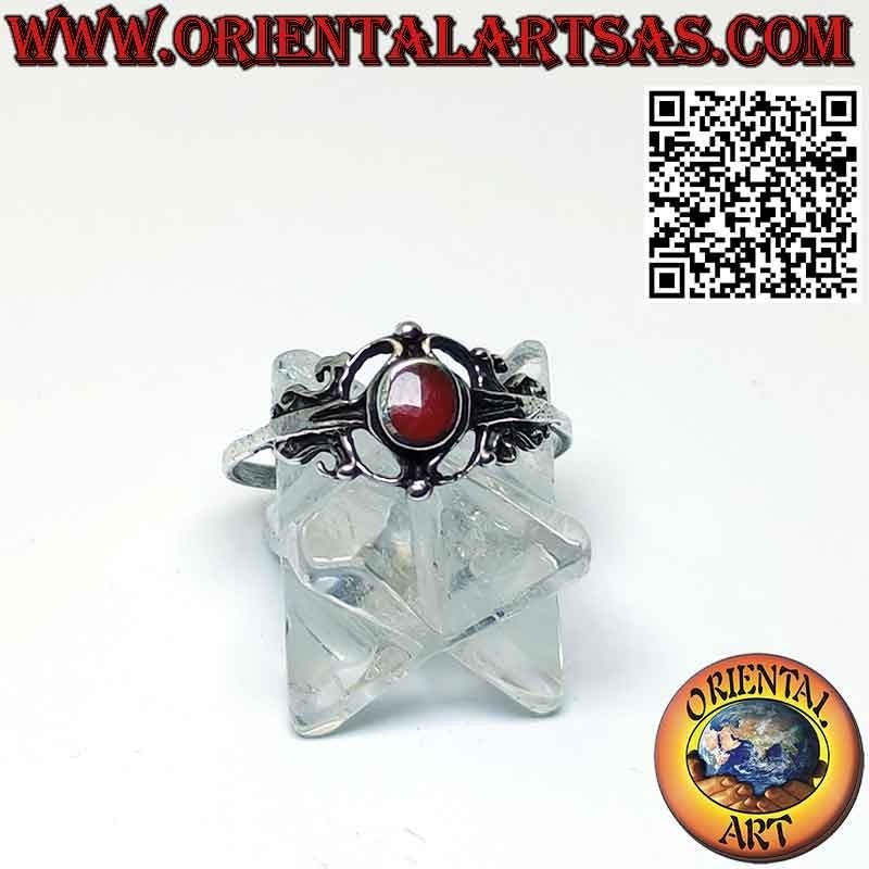 Anello in argento con corniola tonda e decorazioni barocche , piccolo