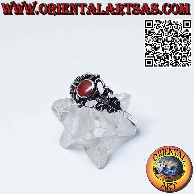 Anillo de plata con cornalina redonda y adornos barrocos, pequeño