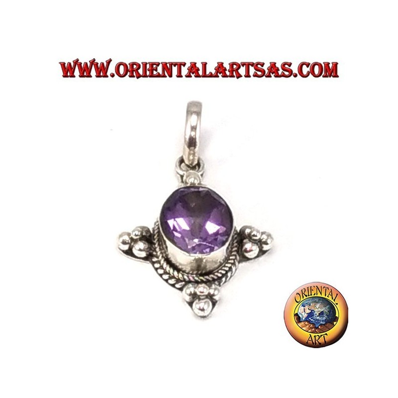 Pendentif en argent avec une belle améthyste ovale naturel