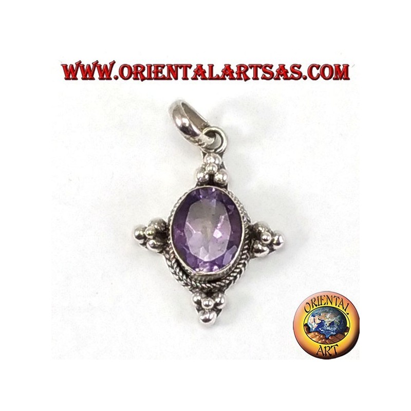 Pendentif en argent avec une belle améthyste ovale naturel