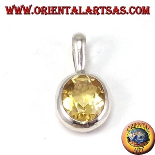 Colgante de plata con topacio oval natural enclavado
