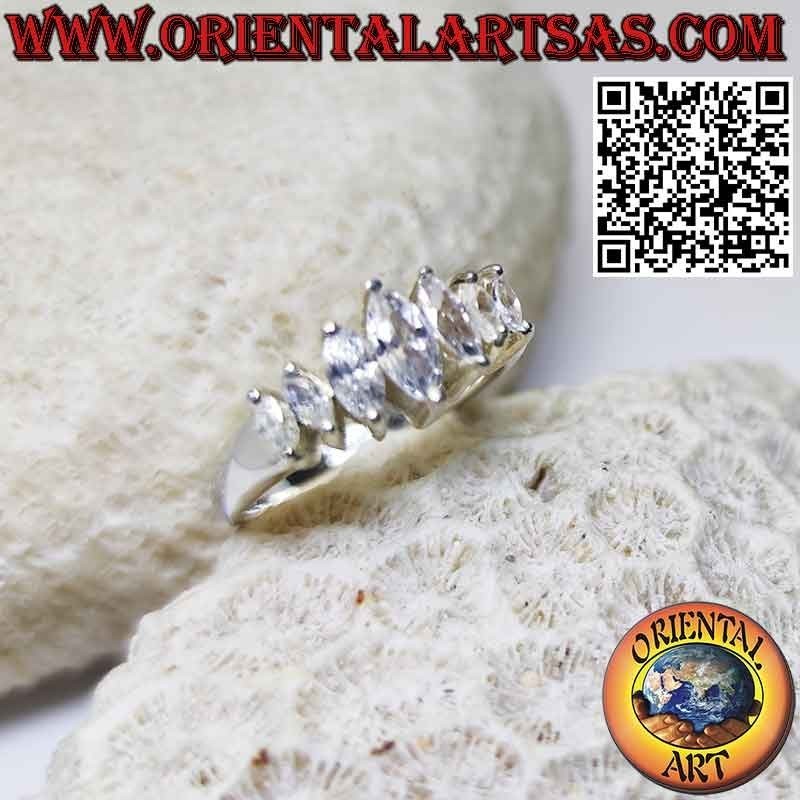 Bague en argent avec 7 zircons navettes croissants et décroissants