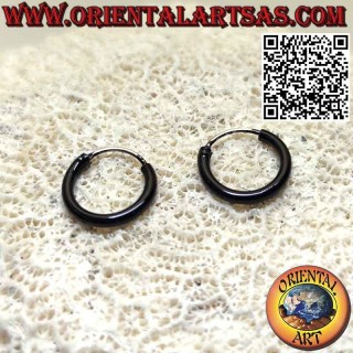 Orecchini in argento a cerchio  smaltato nero 14 Ø  x 2 mm. spessore