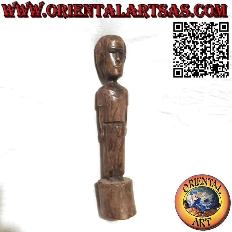 Sculpture en bois fin antique rare d'une dame de Bornéo malaisien