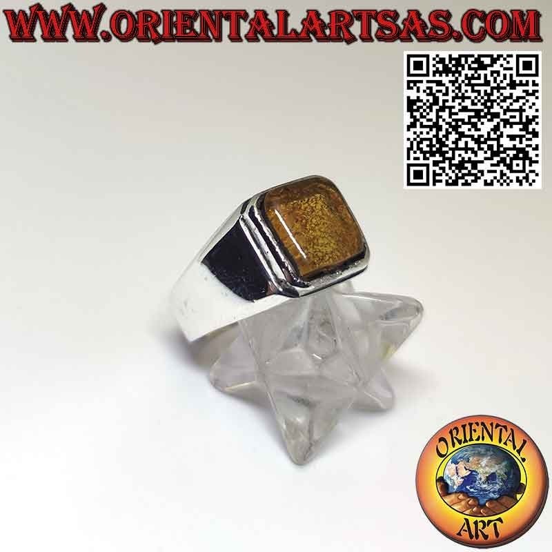 Anello in argento con ambra quadrata Baltica in una montatura semplice