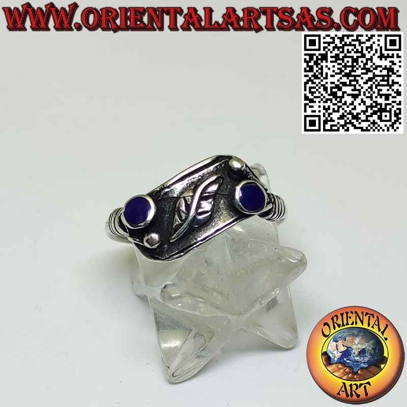 Anello in argento con 2 agata blu rotonde una foglia al centro ad altorilievo