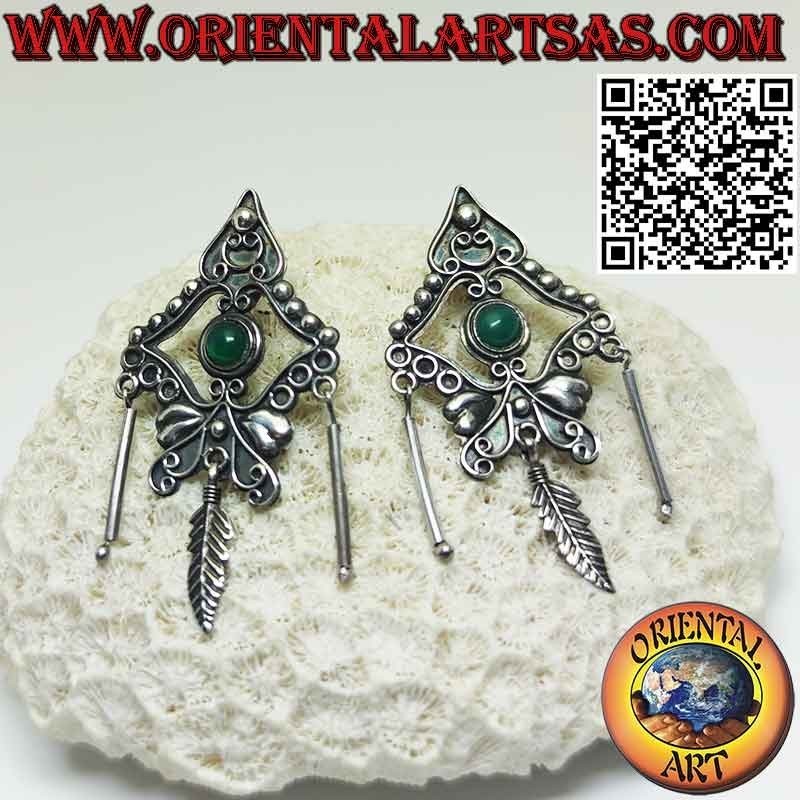 Boucles d'oreilles lobes en argent avec agate verte ronde, pendentifs et plume