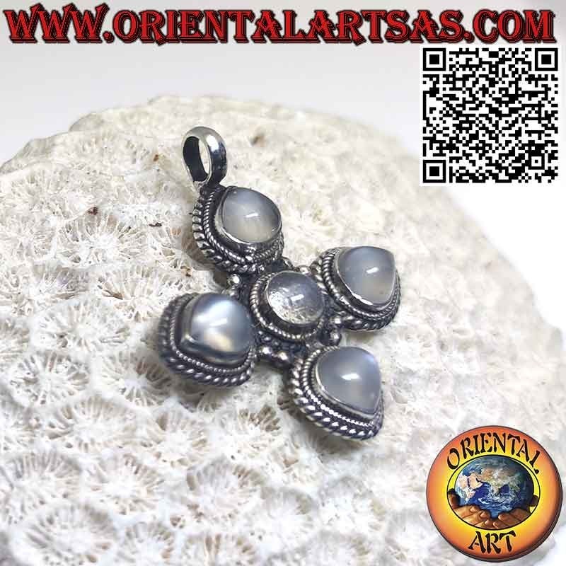 Colgante de plata, cruz griega con 4 gotas y 1 piedra luna redonda