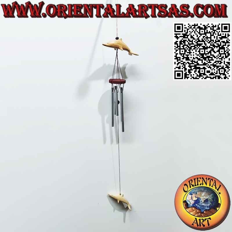 Windspiel mit doppeltem Delfin oben und unten aus Holz mit 5 Schilfrohren