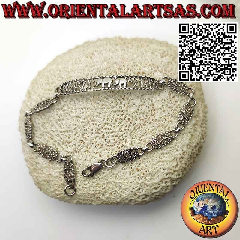 Halbstarres Armband aus 925er Silber mit 2 geschnitzten Elefanten in der Mitte