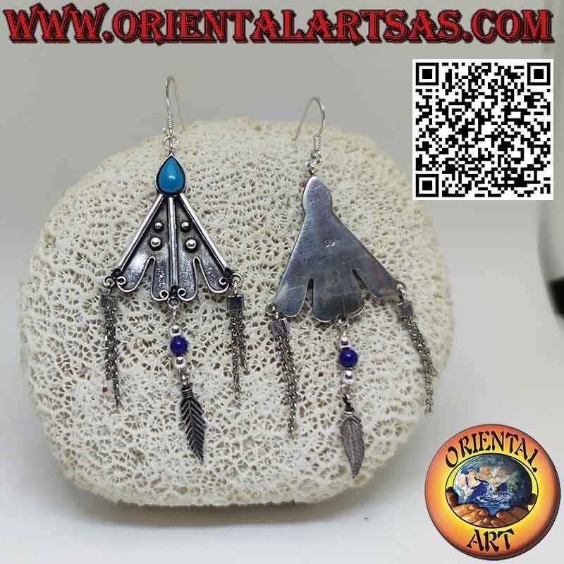 Pendientes triangulares de plata con colgantes de turquesas y plumas