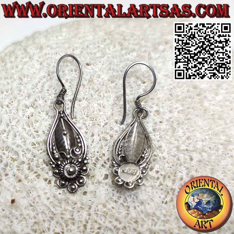Pendientes de hoja y flor de plata hechos a mano en Bali