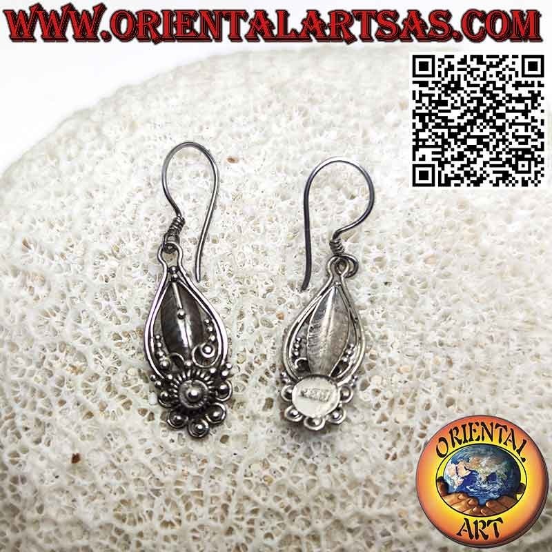 Boucles d'oreilles feuilles et fleurs en argent faites à la main à Bali