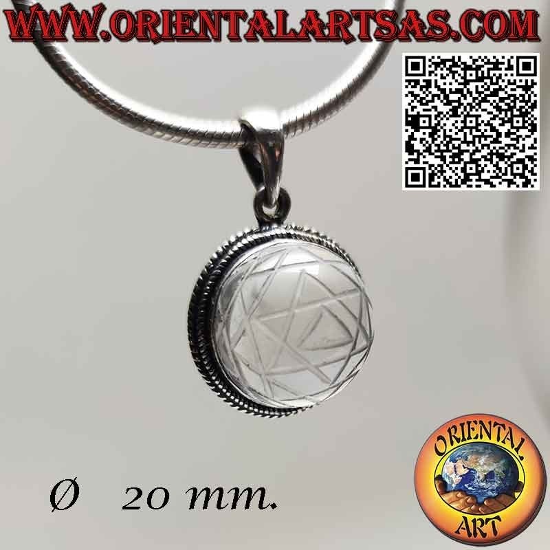 Pendentif en argent avec Sri Yantra gravé sur son cristal de roche de 20 mm. Ø