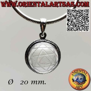 Ciondolo in argento con Sri Yantra inciso su cristallo di rocca da 20 mm.Ø