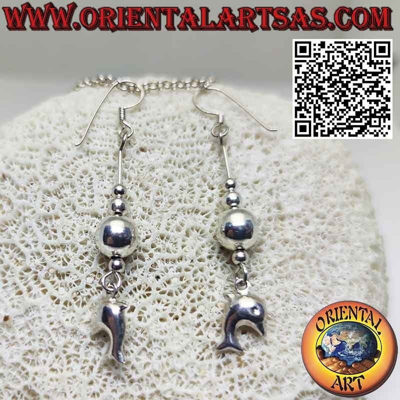 Orecchini in argento pendenti con 3 sfere ed un delfino tridimensionale