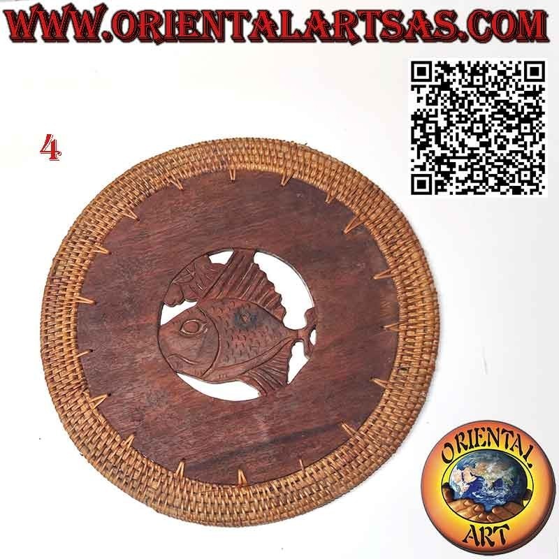 Trivet Round trivet in carved mahogany wood and wicker border